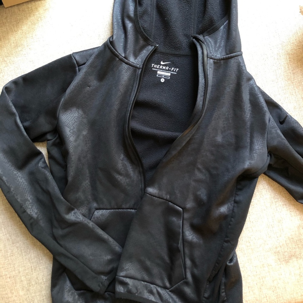 Nike thermafit patterned jacket